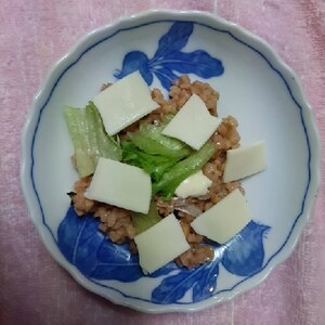 納豆アレンジ レタススプラウトチーズ